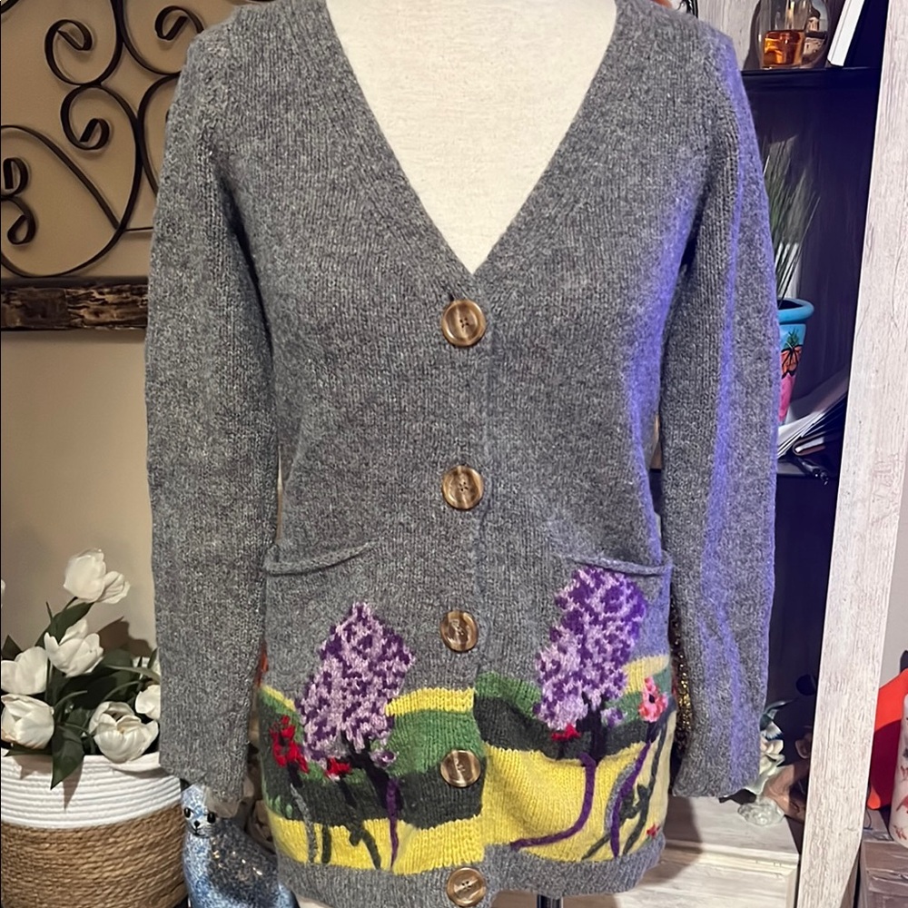 Ingrid Hass Elegant Gray Cardigan with Floral embroidery size small 100% wool